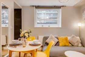 Apartamento para alugar por £ 2.800 por mês em Stevenage, Swingate