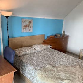 Private room for rent for €570 per month in Milan, Via Lorenteggio