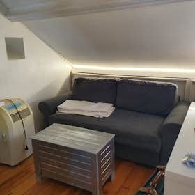 Studio for rent for €550 per month in Uccle, Chaussée d'Alsemberg