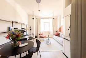 Monolocale in affitto a 950 € al mese a Etterbeek, Chaussée de Wavre