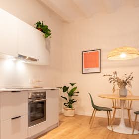 Apartment for rent for €1,290 per month in Barcelona, Carrer del Lleó