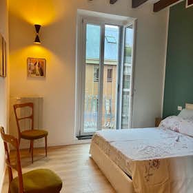 Apartment for rent for €1,400 per month in Milan, Via Marco Aurelio