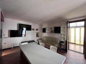 Wohnung zu mieten für 1.700 € pro Monat in Milan, Via Monte Peralba