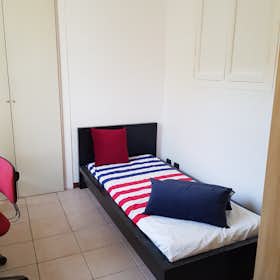 Private room for rent for €470 per month in Turin, Corso Vittorio Emanuele II