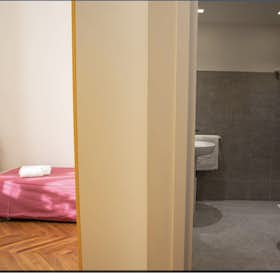 Private room for rent for €400 per month in Turin, Via Vittorio Amedeo Cignaroli
