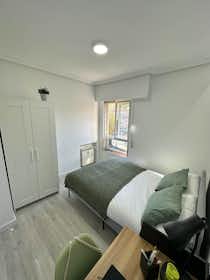 Private room for rent for €615 per month in Getafe, Avenida de España