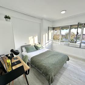 Private room for rent for €635 per month in Getafe, Avenida de España