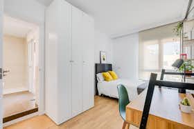 Private room for rent for €705 per month in Getafe, Avenida General Palacio