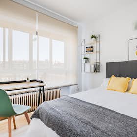 Private room for rent for €600 per month in Getafe, Avenida General Palacio