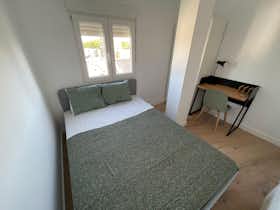 Private room for rent for €410 per month in Guadalajara, Calle de San Roque