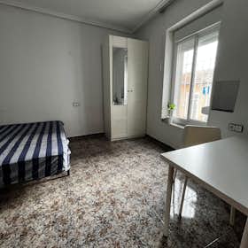 Private room for rent for €280 per month in Murcia, Calle de la Fuensanta