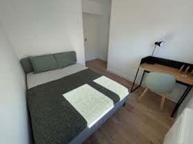 私人房间 正在以 €460 的月租出租，其位于 Guadalajara, Calle de San Roque