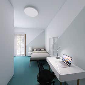 Отдельная комната сдается в аренду за 395 € в месяц в Sassari, Via Savoia