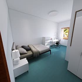 Private room for rent for €395 per month in Sassari, Via Savoia