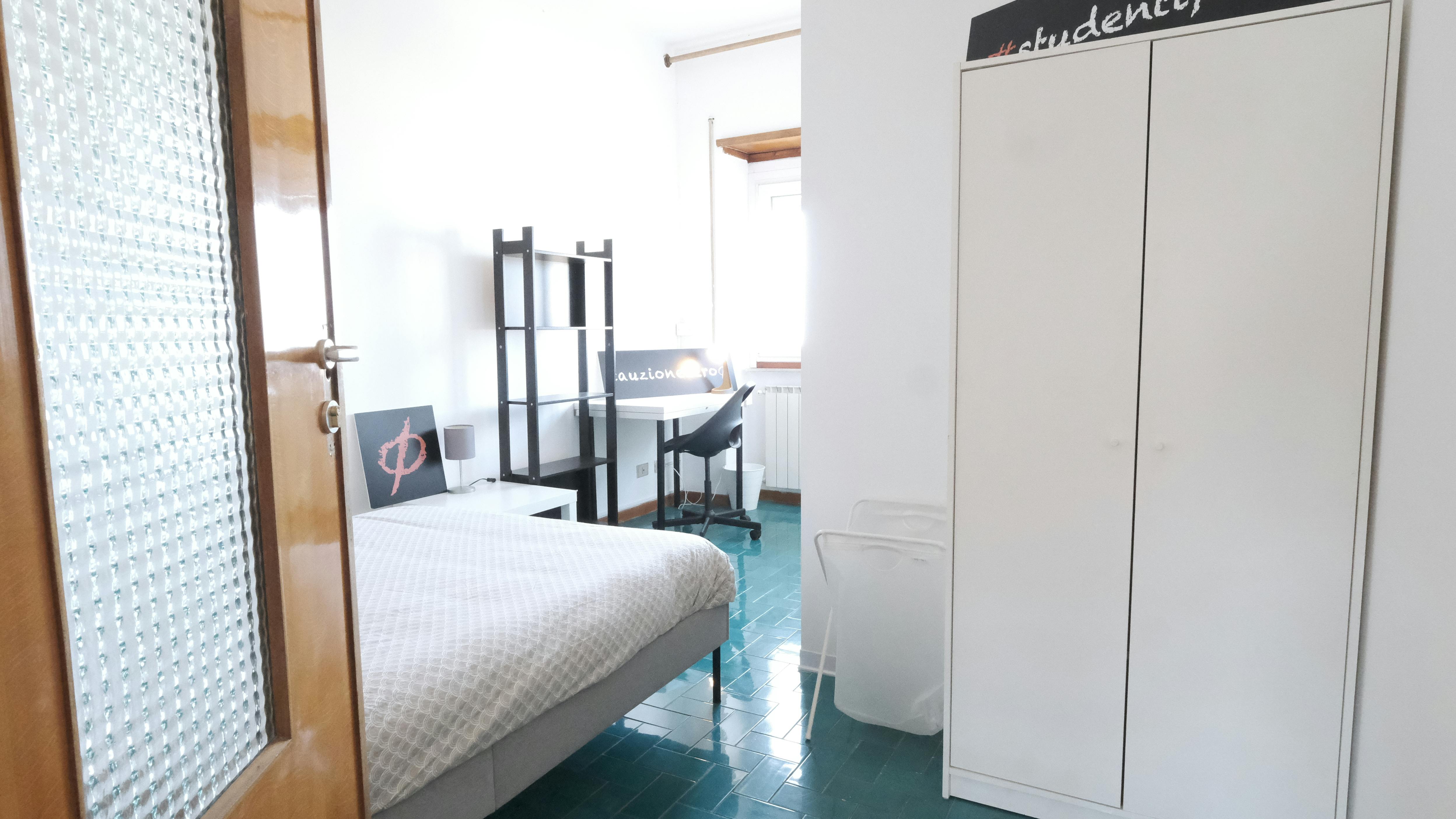 Privat rum att hyra för 395 € i månaden i Sassari, Via Savoia