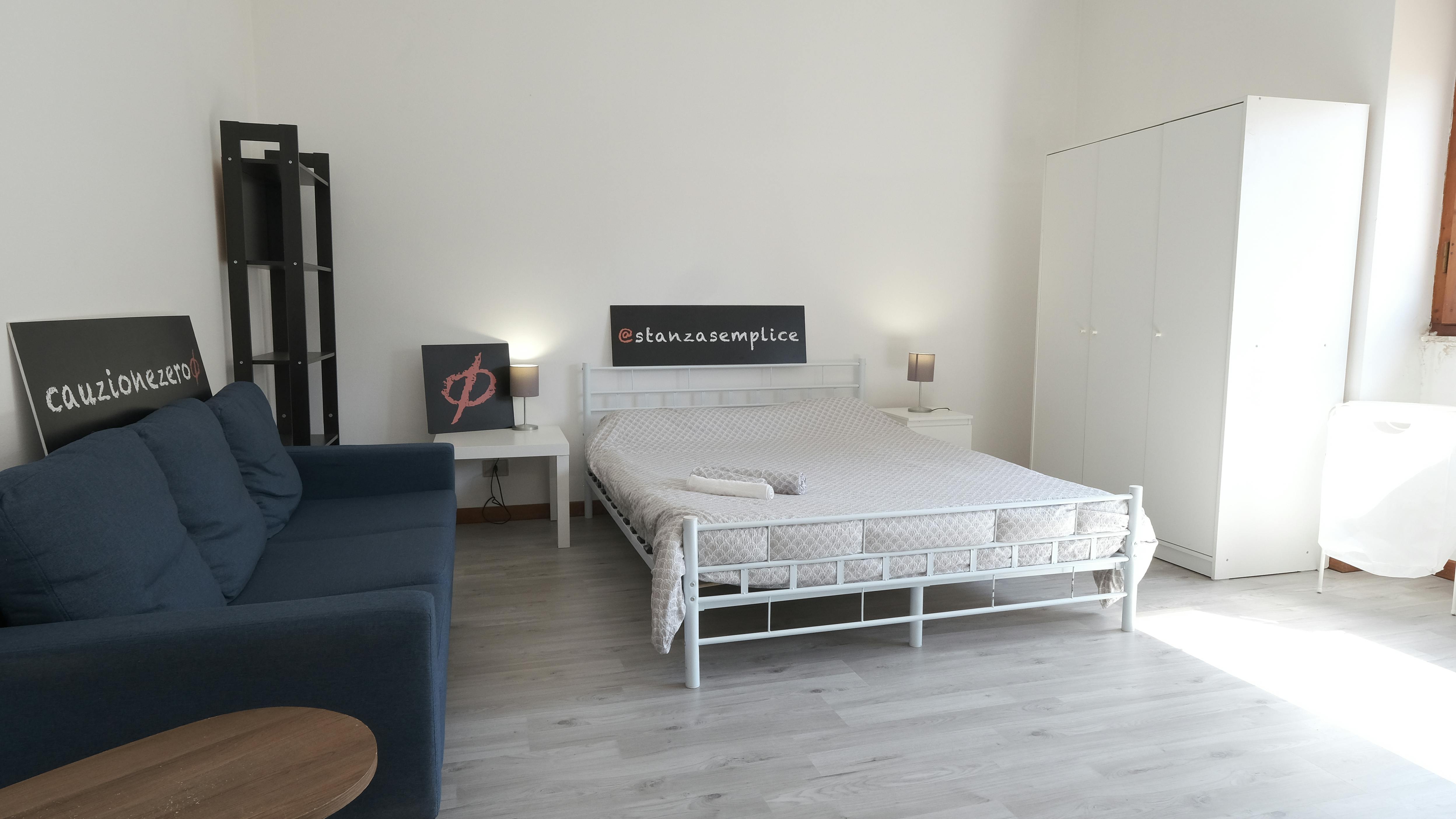 Private room for rent for €430 per month in Sassari, Via Savoia