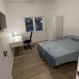 Private room for rent for €380 per month in Valencia, Calle del Doctor Manuel Candela