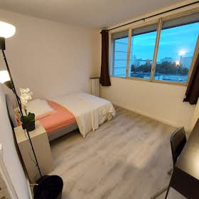 WG-Zimmer for rent for 450 € per month in Orléans, Rue Clément V