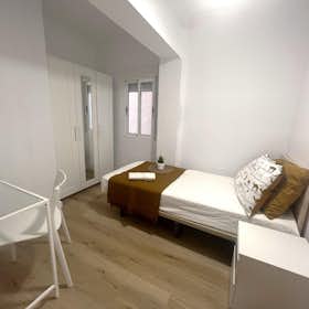 Private room for rent for €330 per month in Valencia, Carrer de Sant Joan Bosco