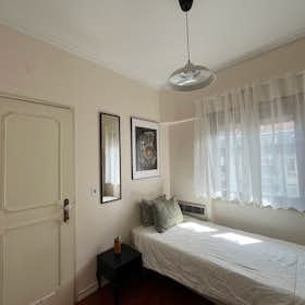 Private room for rent for €550 per month in Lisbon, Rua Cidade de Cádiz