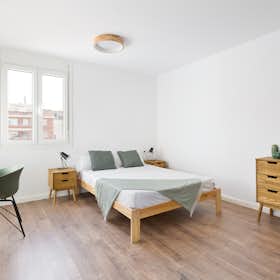 Private room for rent for €850 per month in Barcelona, Carrer de Roger de Flor