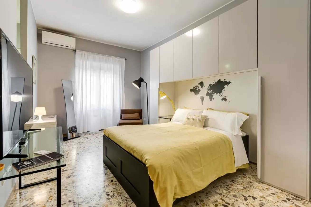 Studio for rent for €1,000 per month in Rome, Via dei Frentani