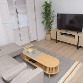 Apartment for rent for €1,800 per month in Valencia, Carrer de Santa Irene
