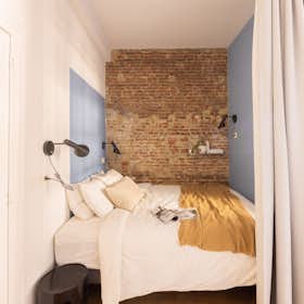 Studio for rent for €1,150 per month in Brussels, Rue de l'Hôpital