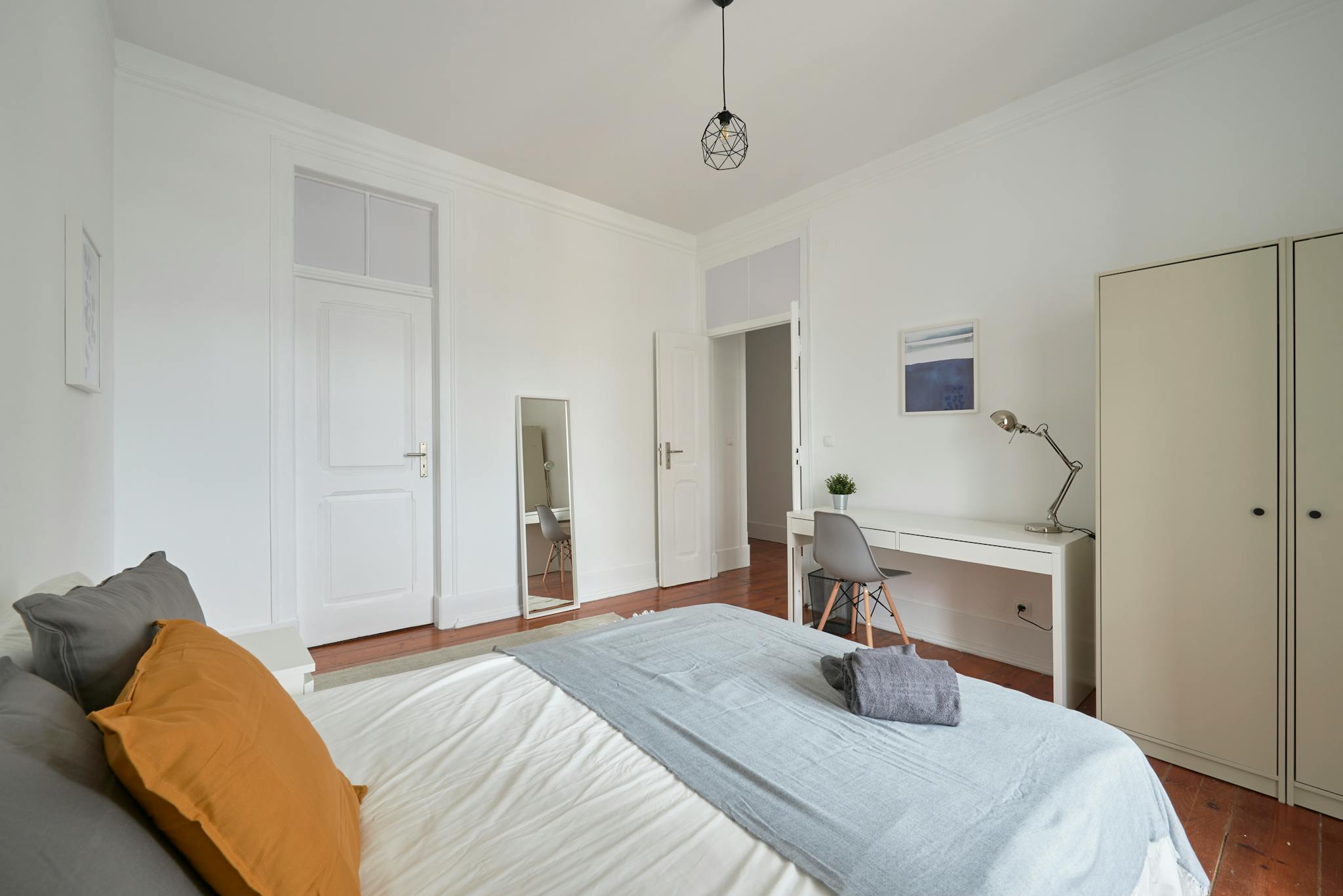 Rua Gonçalves Crespo, Lisbon preview