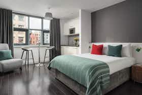 单间公寓 正在以 £2,300 的月租出租，其位于 Manchester, Church Street
