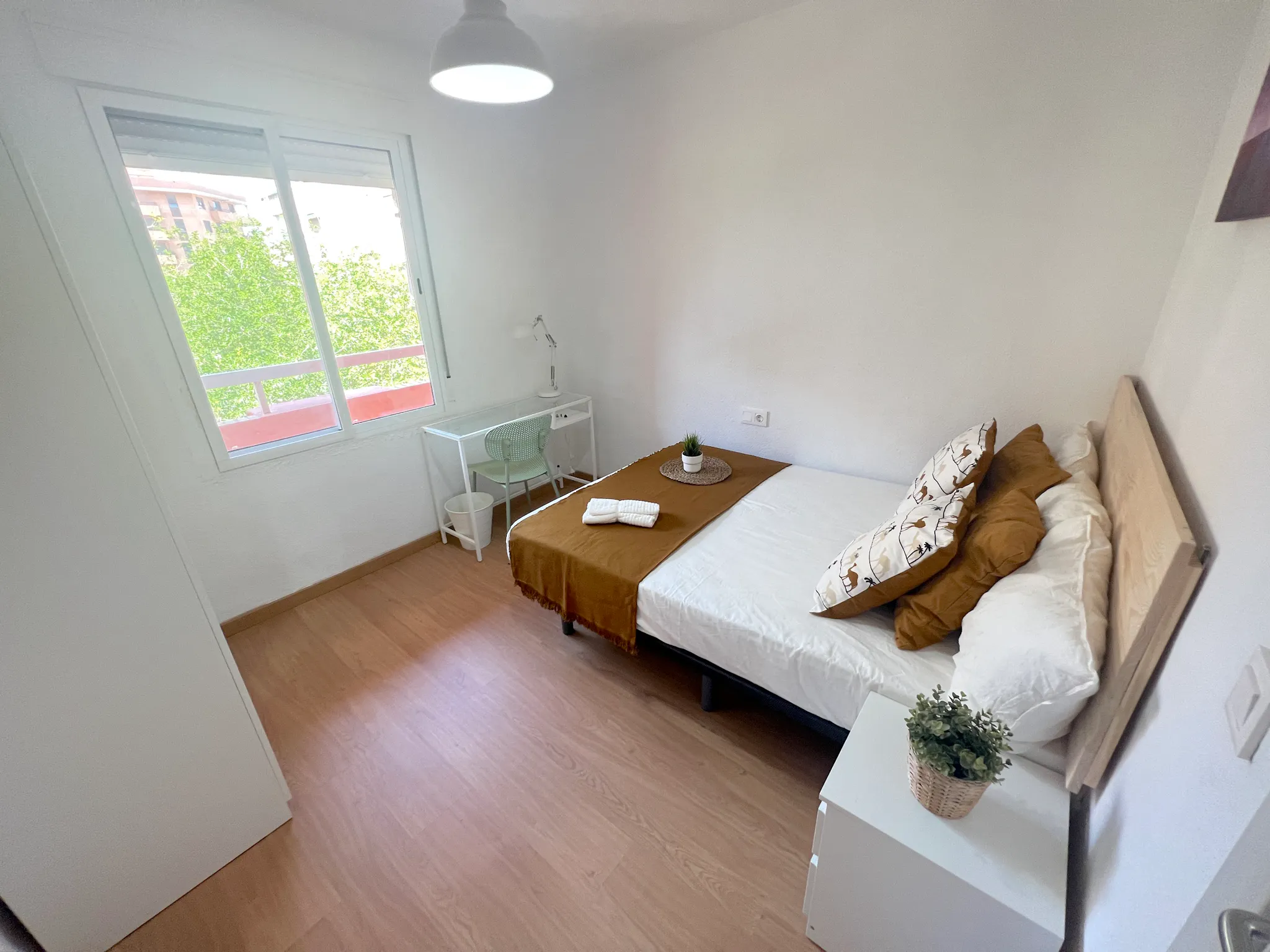 Carrer d'Alfara del Patriarca, Valencia preview