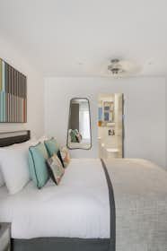 单间公寓 正在以 £2,802 的月租出租，其位于 Brighton, Queen Square