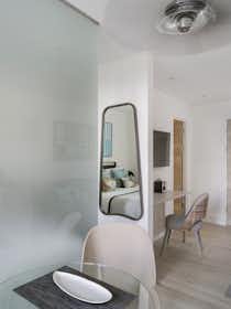 Studio for rent for £3,029 per month in Brighton, Queen Square