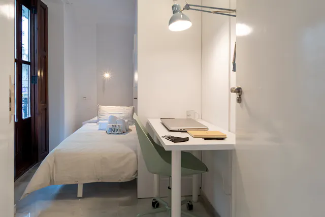 Private room in Carrer de la Pau, Valencia (1351195) room image 2