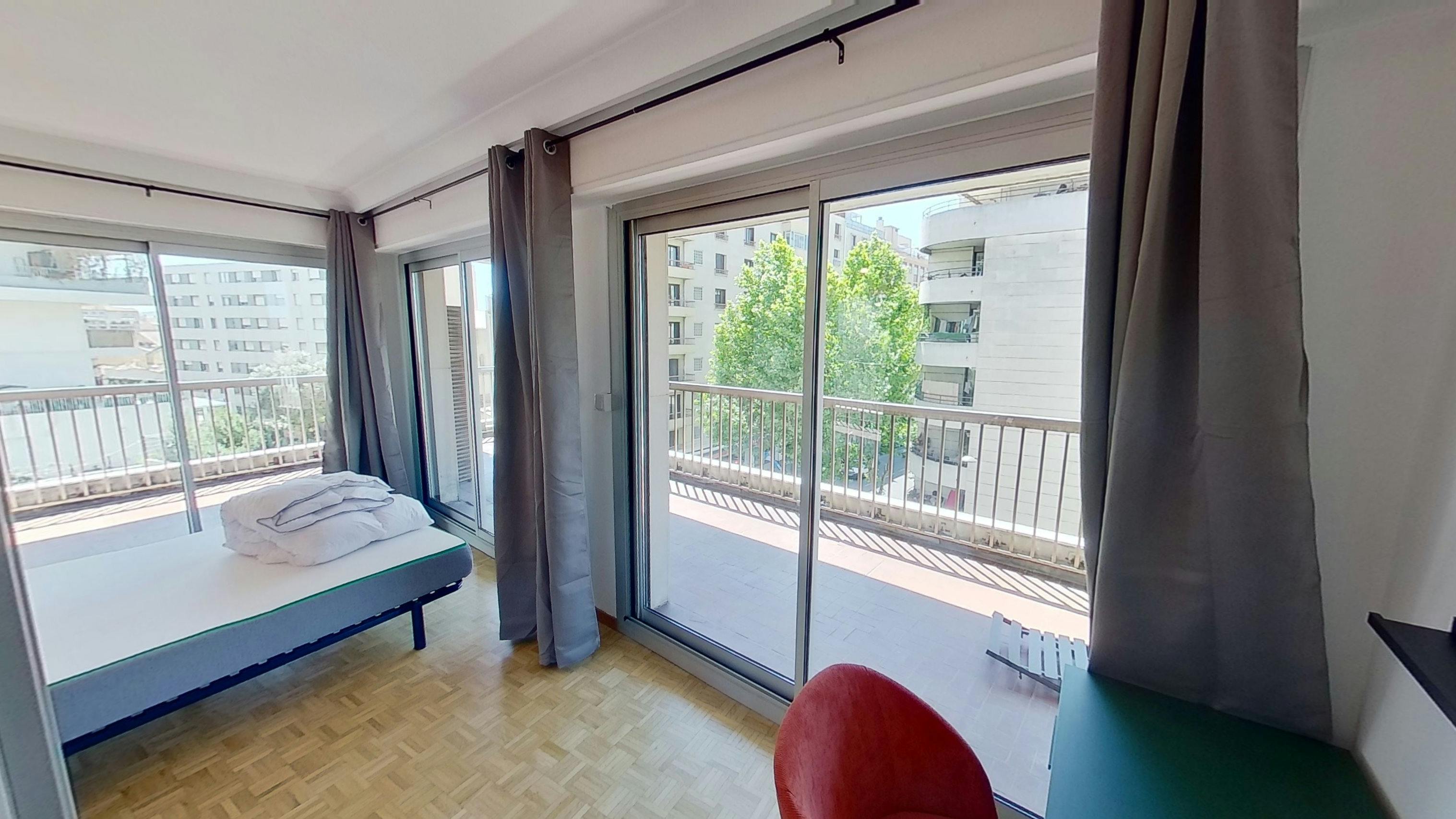 Private room for rent on Boulevard Camille Flammarion, Marseille - Plus