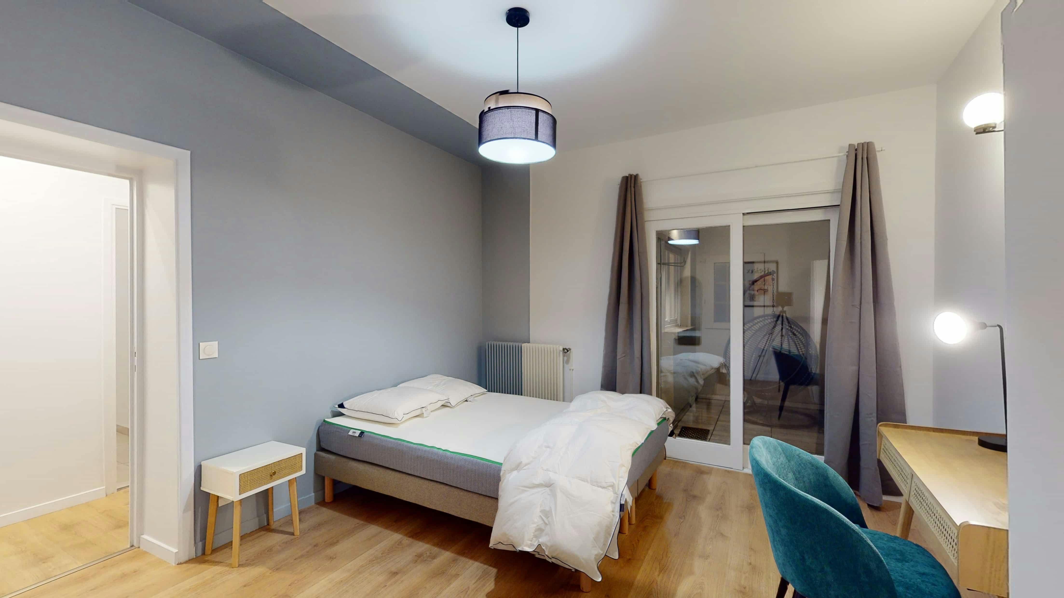 Private room for rent on Rue d'Isly, Lille