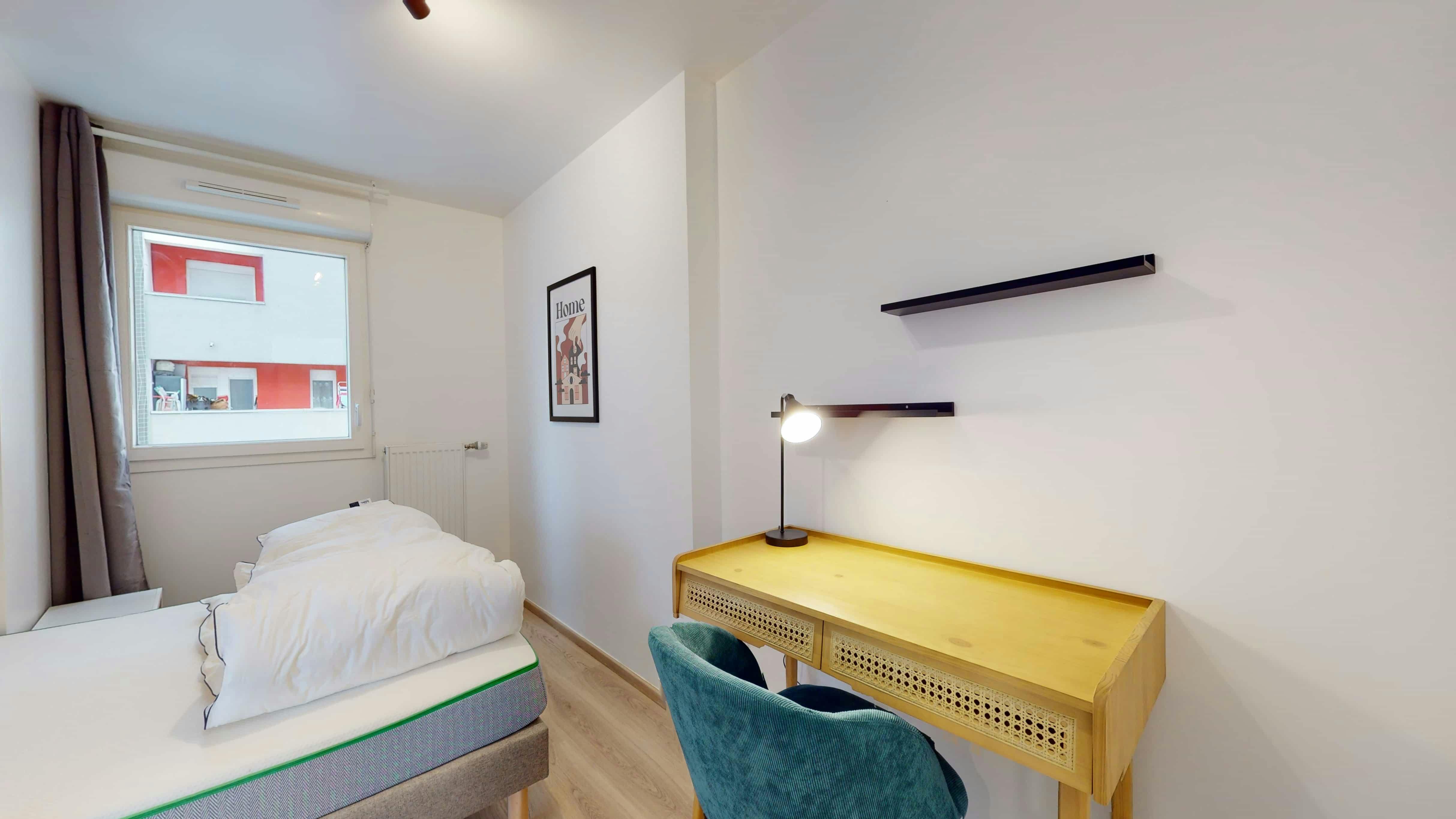 Apartment Bezons, 1 bed, 10m² — photo 439