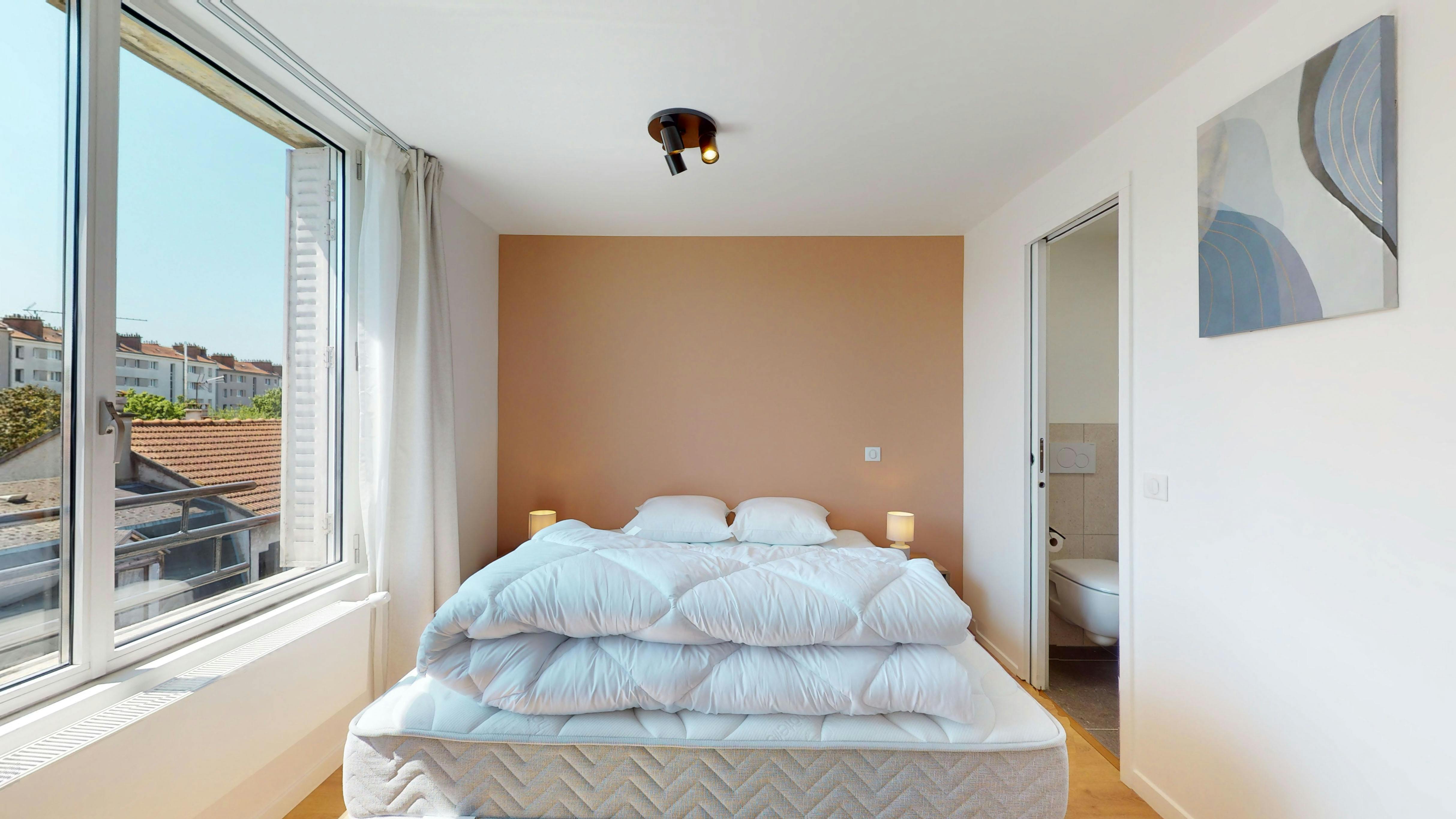 Private room in Rue Galilée, Montreuil (1351454) room image 5