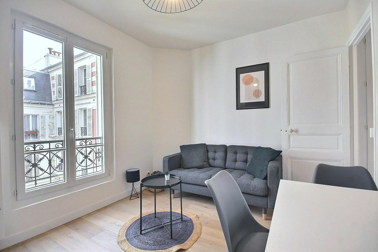 Apartment for rent for €1,859 per month in Paris, Rue du Moulin Vert