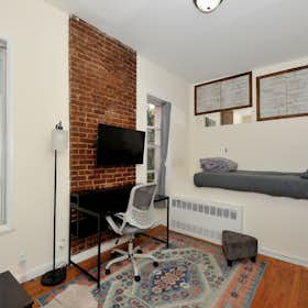 单间公寓 正在以 $16,999 的月租出租，其位于 New York City, East 92nd Street