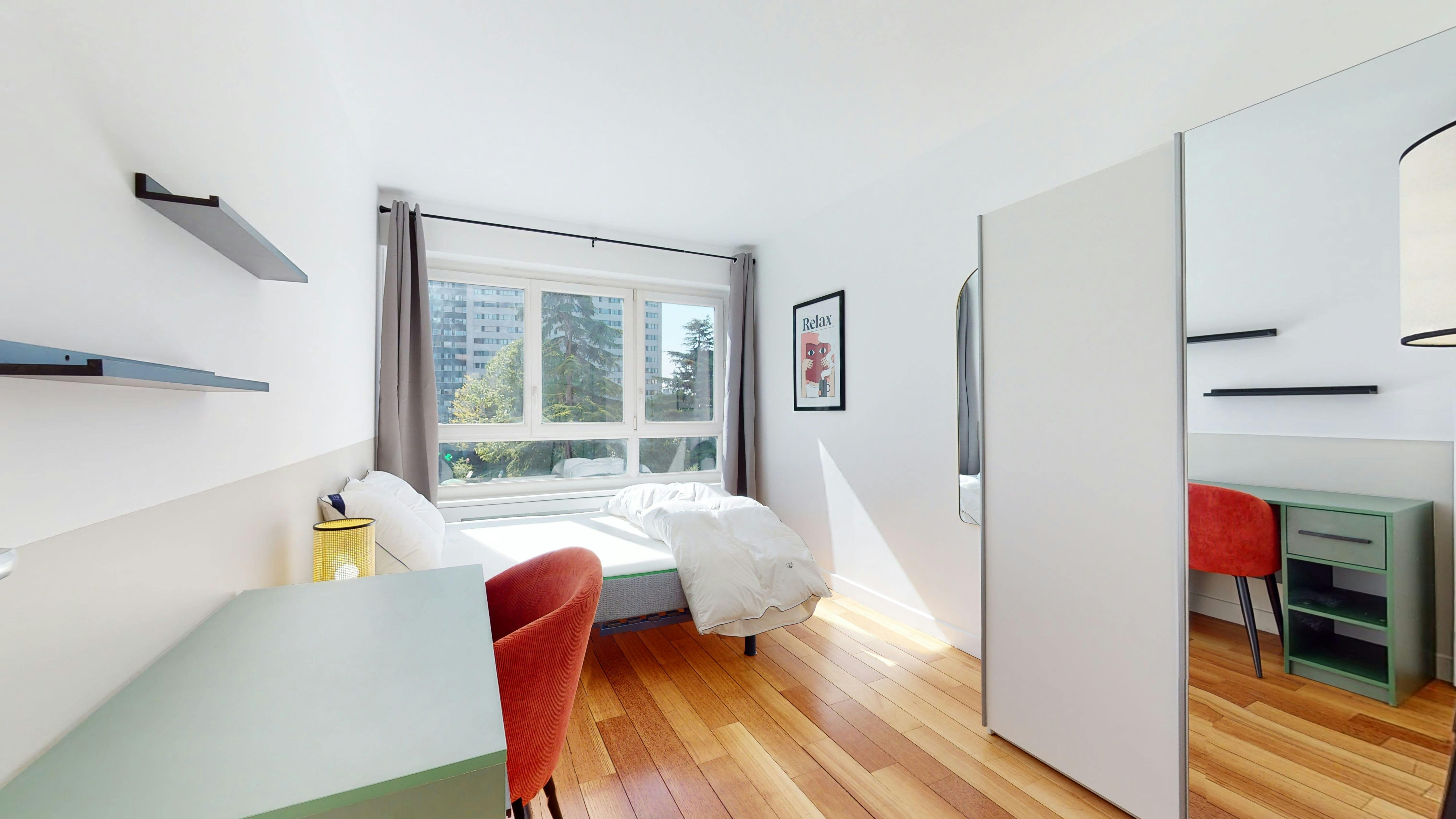 Отдельная комната сдается в аренду за 908 € в месяц в Courbevoie, Rue Baudin