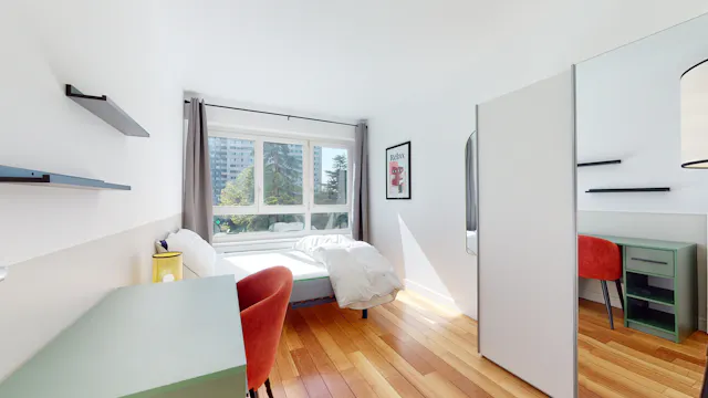 Private room in Rue Baudin, Courbevoie (1351925) room image 1