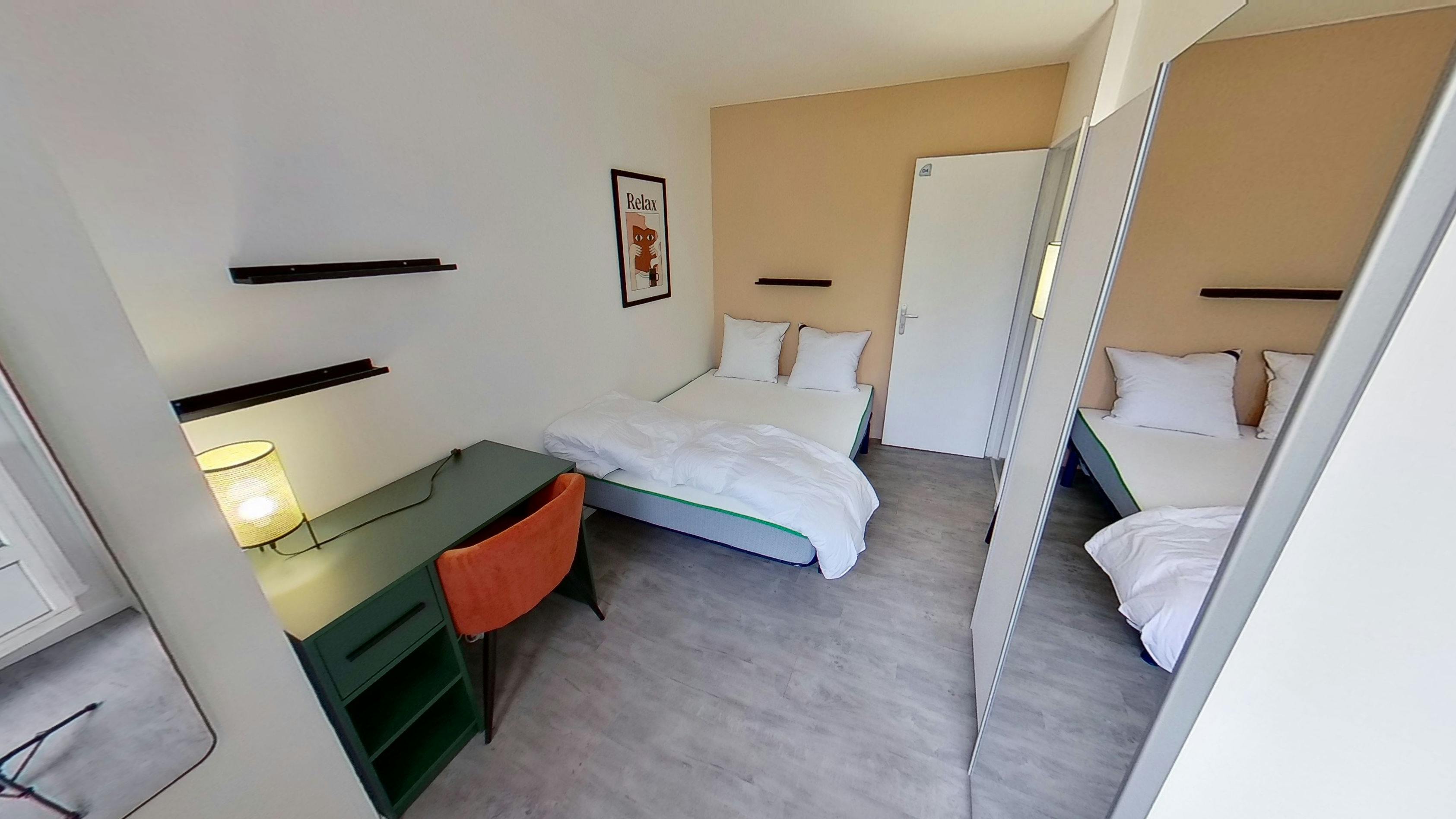 Private room for rent for €613 per month in Champs-sur-Marne, Allée Fernand Léger