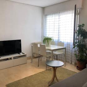Apartment for rent for €1,800 per month in Madrid, Calle de Jaime el Conquistador