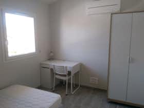 Отдельная комната сдается в аренду за 510 € в месяц в Villenave-d’Ornon, Rue des Aubépines