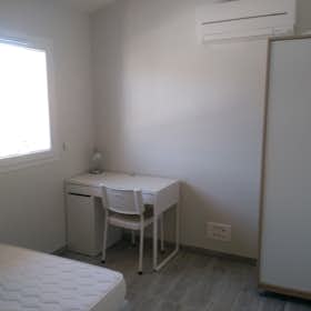 Private room for rent for €510 per month in Villenave-d’Ornon, Rue des Aubépines