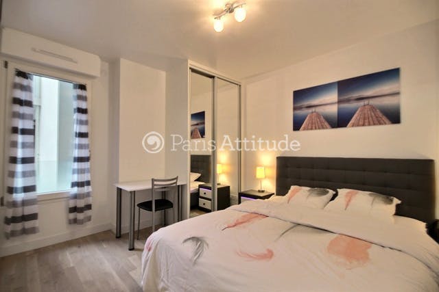 Apartment for rent for €2,916 per month in Paris, Rue de Clichy