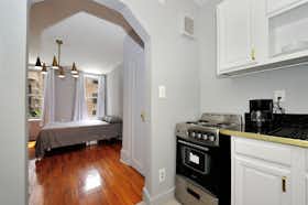Studio for rent for €15,825 per month in New York City, East 91st Street