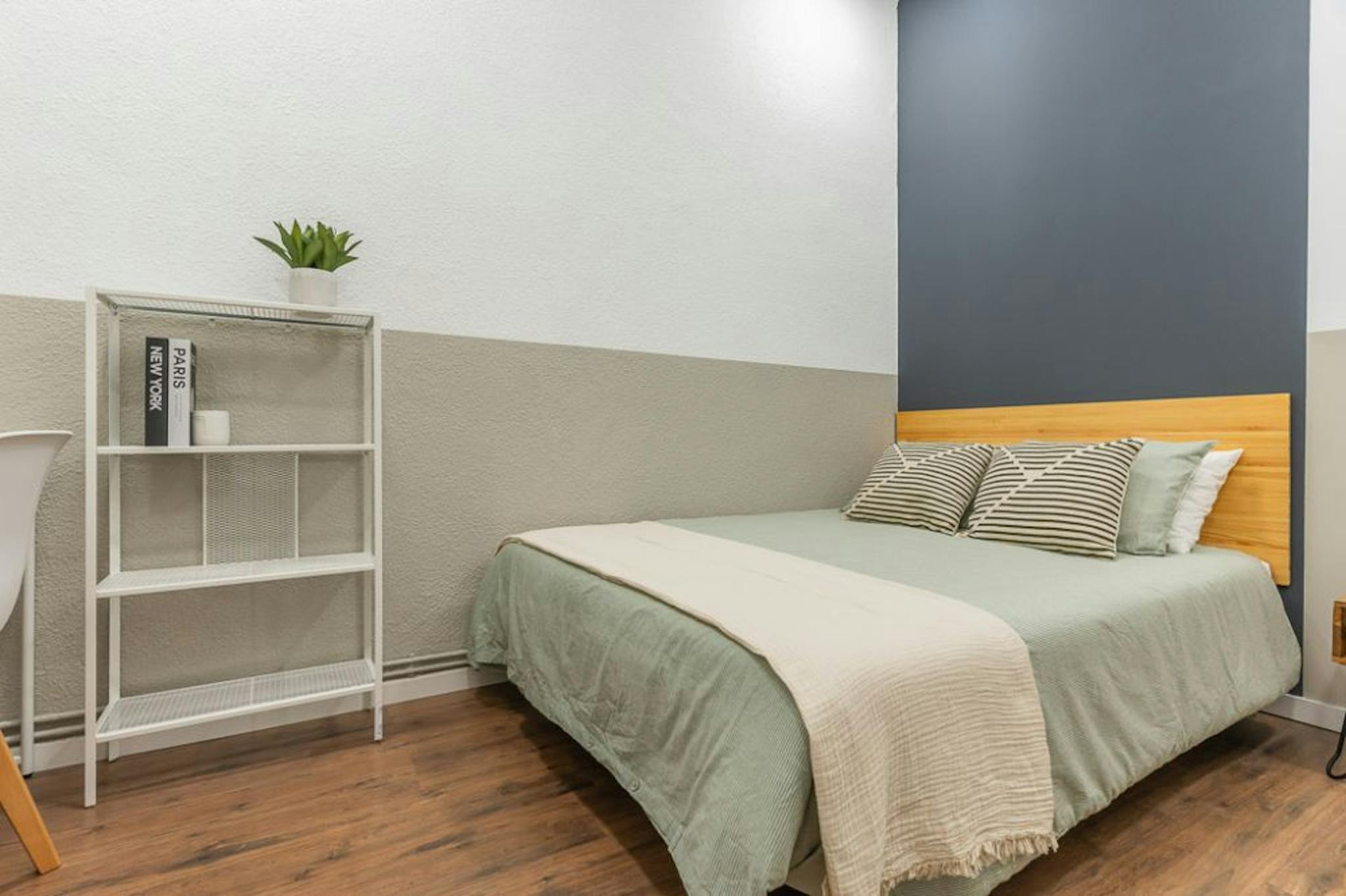 Calle de los Caños del Peral, Madrid preview