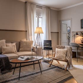 Apartment for rent for €3,297 per month in Madrid, Avenida de Concha Espina